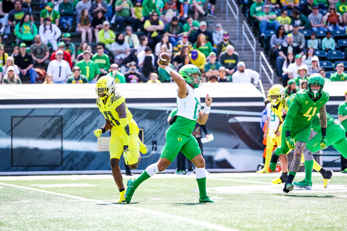 ty-thompson-throw-oregon-spring-game